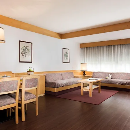Ambiez Residencehotel 3* מדונה די קמפיליו