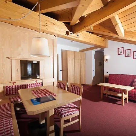 Ambiez Residencehotel מלון דירות מדונה די קמפיליו