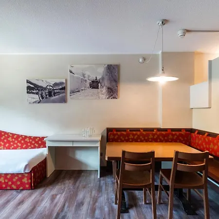 Ambiez Residencehotel 3* מדונה די קמפיליו