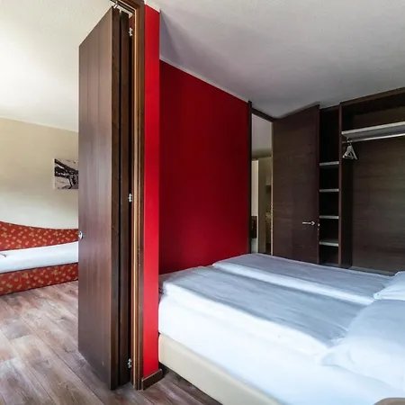 Ambiez Residencehotel מלון דירות 3*